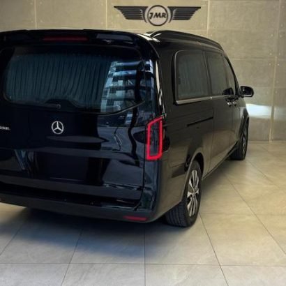 Mercedes-Benz V-Class 2023 (4)