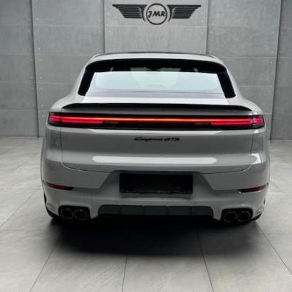Porsche Cayenne GTS 2025 (3)