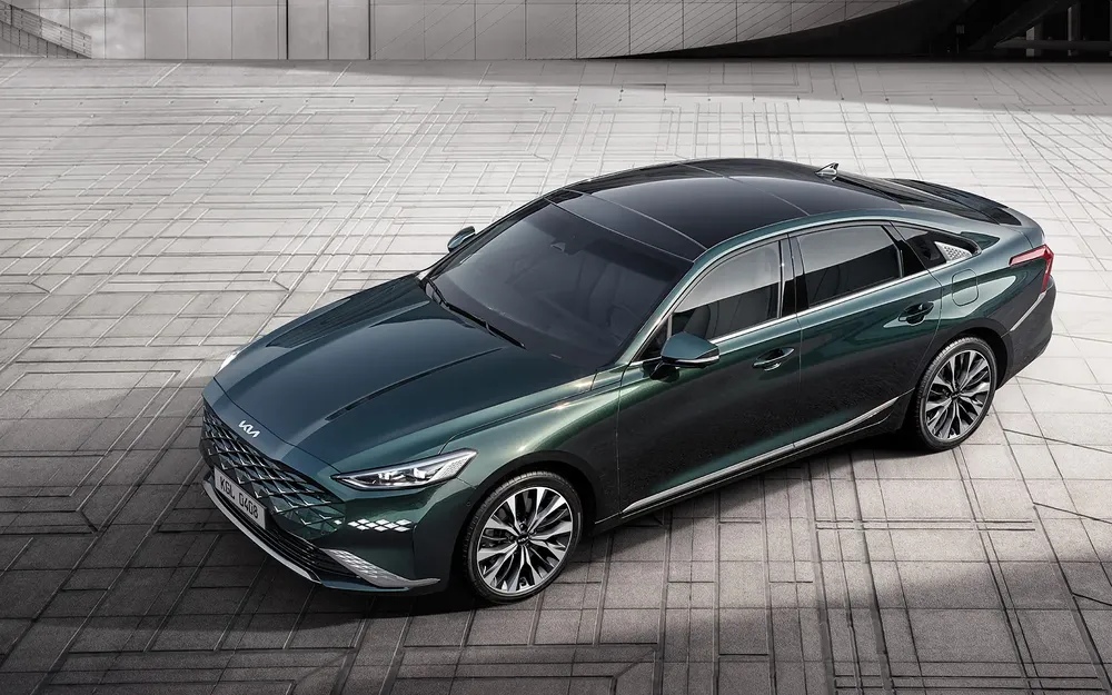 webp_listing_main_2022_Kia_K8_Exterior_02