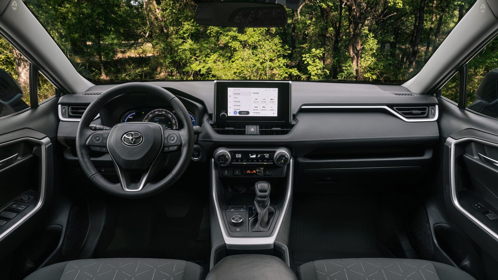 1-2025-toyota-rav4-hybrid-interior