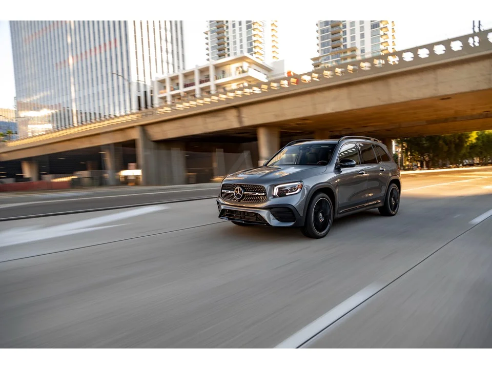 2023_Mercedes-Benz_GLB-Class_1