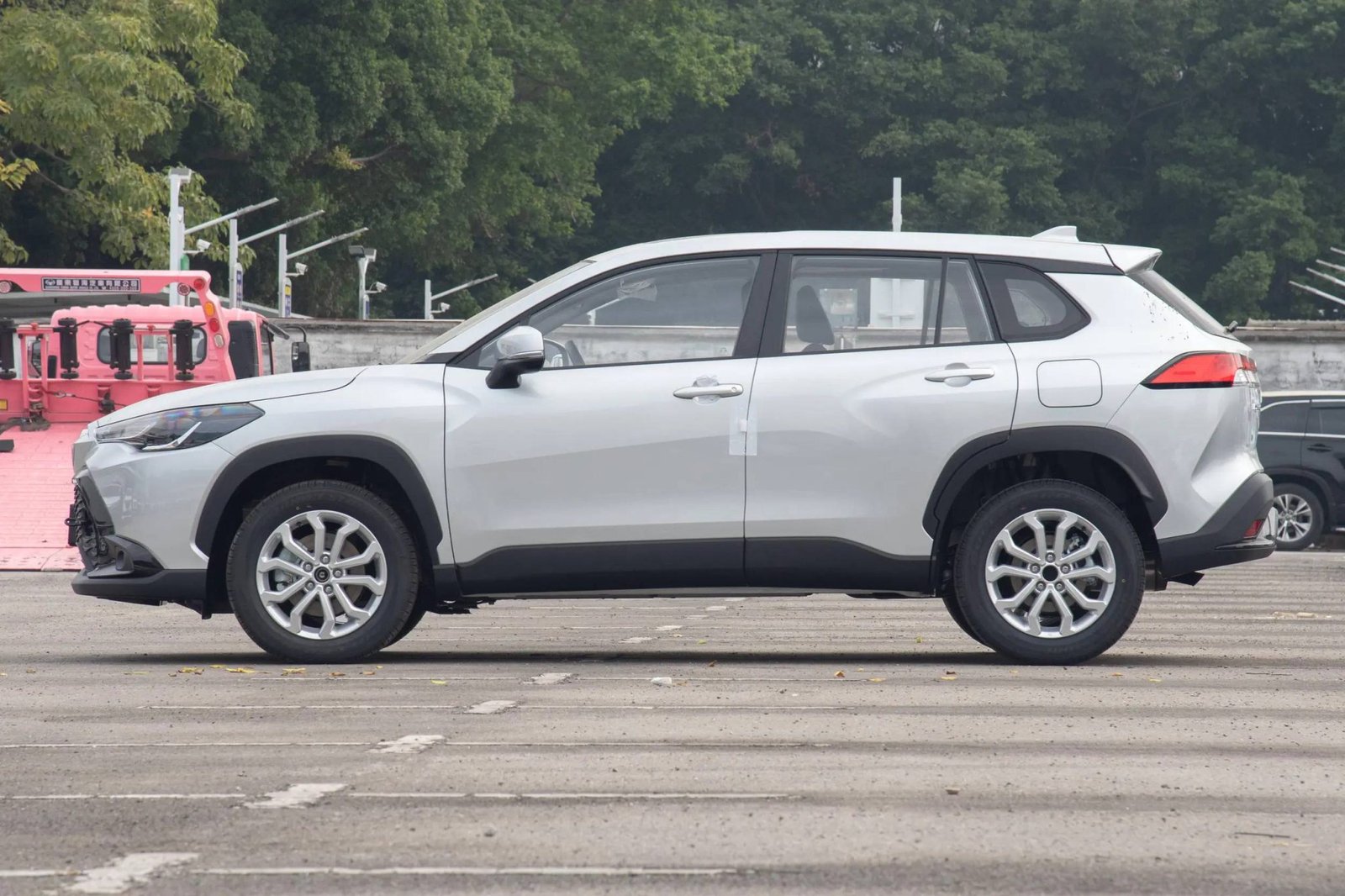 2025-toyota-frontlander-2.0L-cvt-plus-3