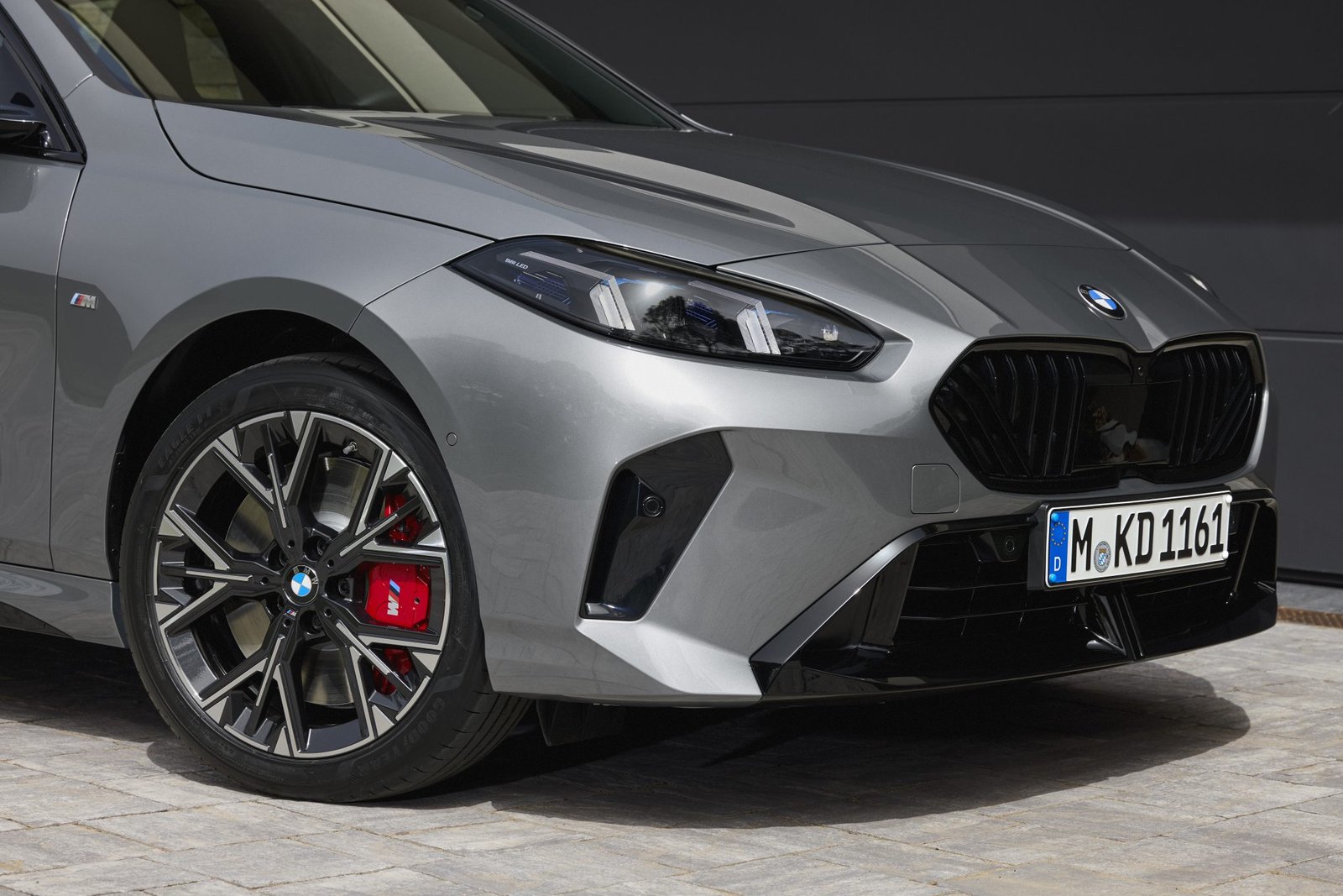 P90550862_highRes_the-all-new-bmw-1-se