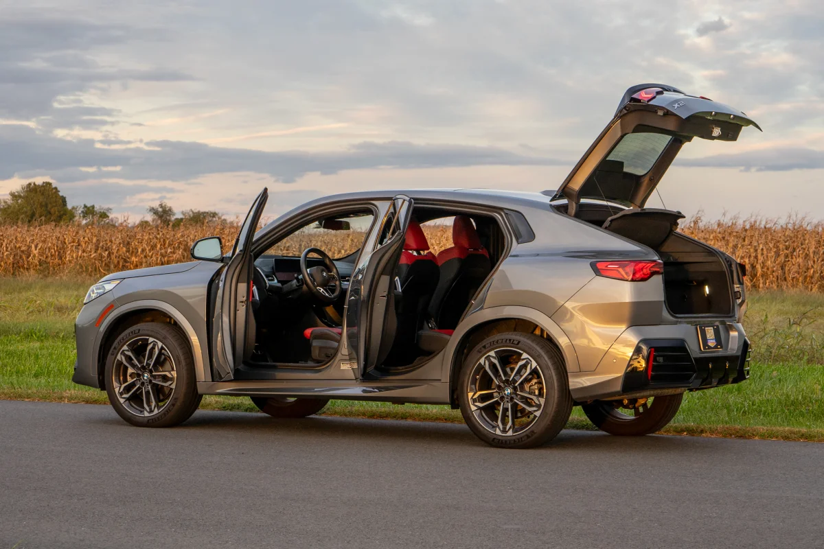 usnpx-2025bmwx2-doorsopen-zd